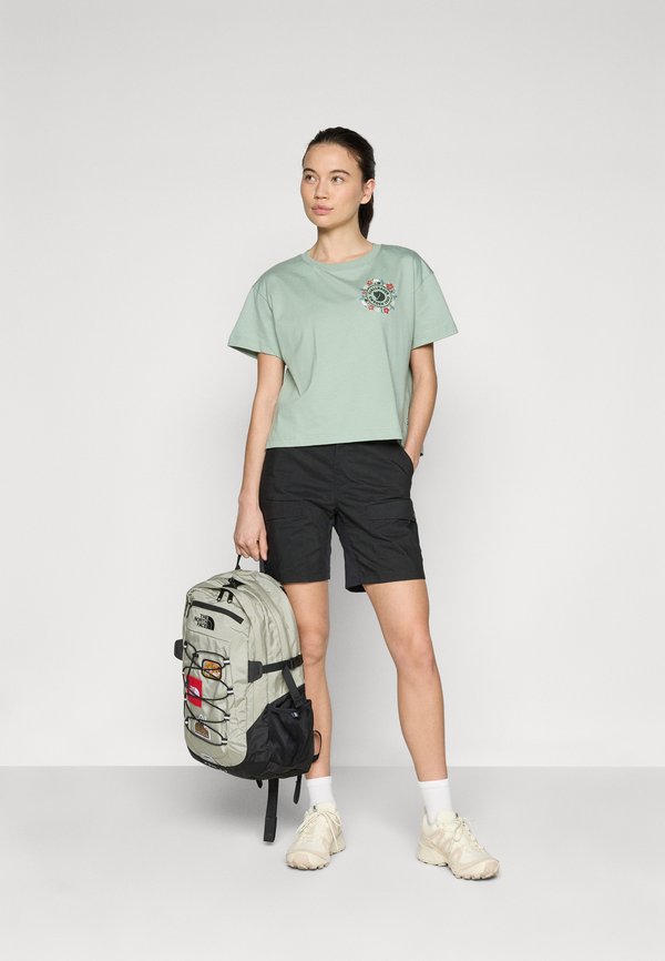 FJÄLLBLOMSTER LOGO T SHIRT - Print T-shirt3