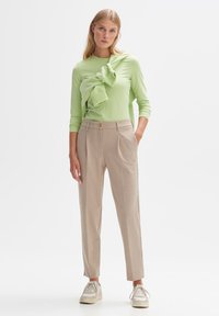 OPUS SLIM FIT BASIC - Longsleeve - avocado