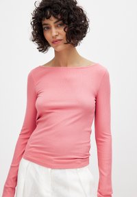 NA-KD Top s dlhým rukávom - pink