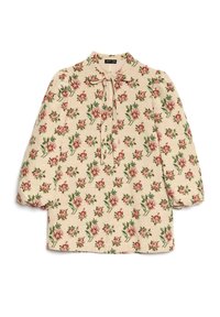 Λουλουδάτο πουκάμισο με φουσκωτά μανίκια, κρεμ φόντο, λεπτομερές ροζ και πράσινο λουλουδάτο μοτίβο, γιακάς με κορδόνι και υφασμάτινη υφή.