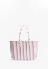 Bolso tote a rayas con rayas verticales rosas y blancas, hecho de un material duradero, con dos asas resistentes y un diseño de abertura en la parte superior.