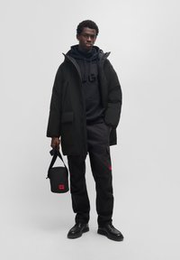 HUGO MANDEV - Cappotto invernale - black