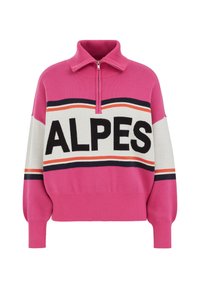 Roza pletena pulover z visokim ovratnikom, polovičnim zadrgo in bold tekstom "ALPES". Črtast vzorec vsebuje oranžne, črne in bele akcentne barve.