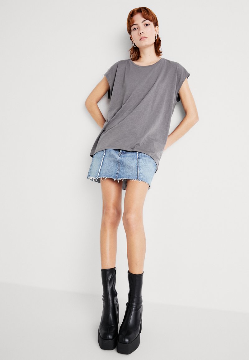Noisy May NMBRANDY - T-shirt basic - charcoal gray/grigio