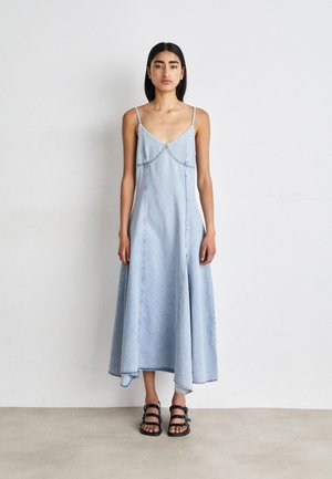 Gestuz KAILA LONG DRESS - Maxi ruha - light blue washed