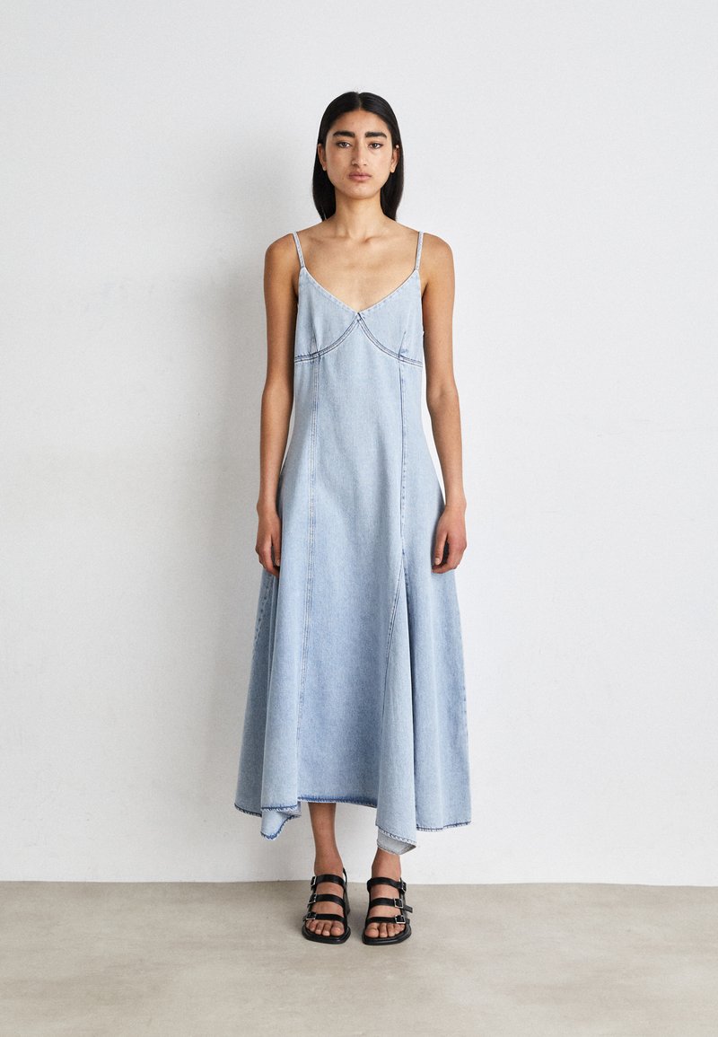 Gestuz KAILA LONG DRESS - Maxikjole - light blue washed