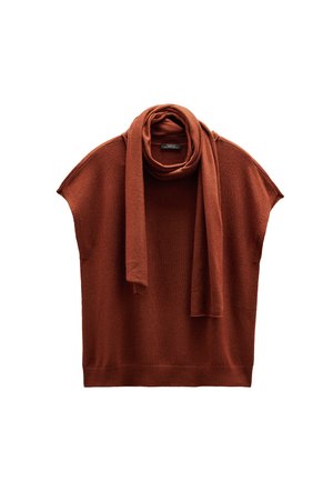 Niebieski sweter z krótkim rękawem w kolorze rdzy, z wysokim, luźno opadającym dekoltem oraz pasującym szalikiem. Miękka tekstura, żeberkowy dół i luźny krój.