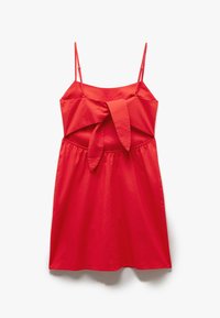 Rode mouwloze jurk met een strikdetail bij de taille, een aansluitend lijfje en een geplisseerde rok. Gemaakt van gladde stof met verstelbare bandjes.