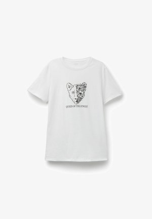 White short-sleeve t-shirt with a graphic of a lioness face half-covered by flowers and the text "QUEEN OF THE JUNGLE" below.
