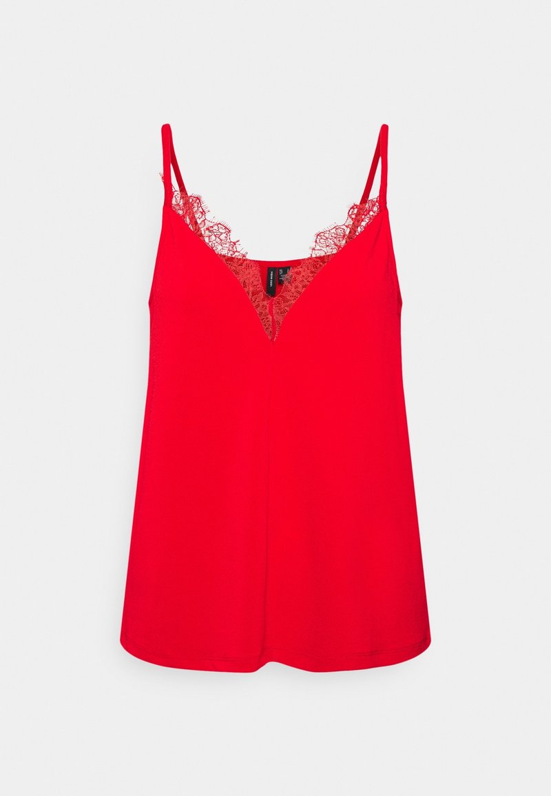 Camisole rouge avec bretelles ajustables, décolleté en V et délicats détails en dentelle le long du bord supérieur. Tissu doux avec une texture lisse.