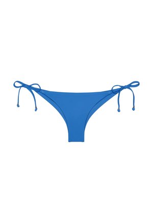 Bas de bikini bleu avec liens latéraux ajustables et accents de perles dorées sur un fond blanc.