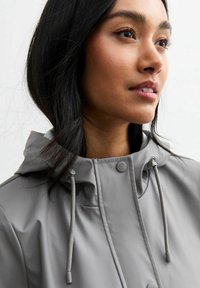 Thumbnail Image 3