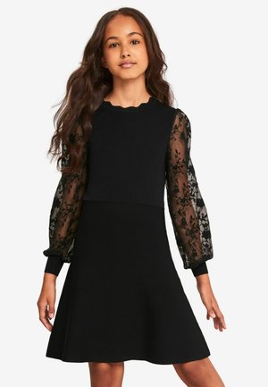 ORGANZA SLEEVE - REGULAR FIT - Vestido de cóctel - black