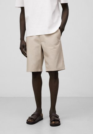 ADOLFO DOMINGUEZ BERMUDA  - Shorts - sand
