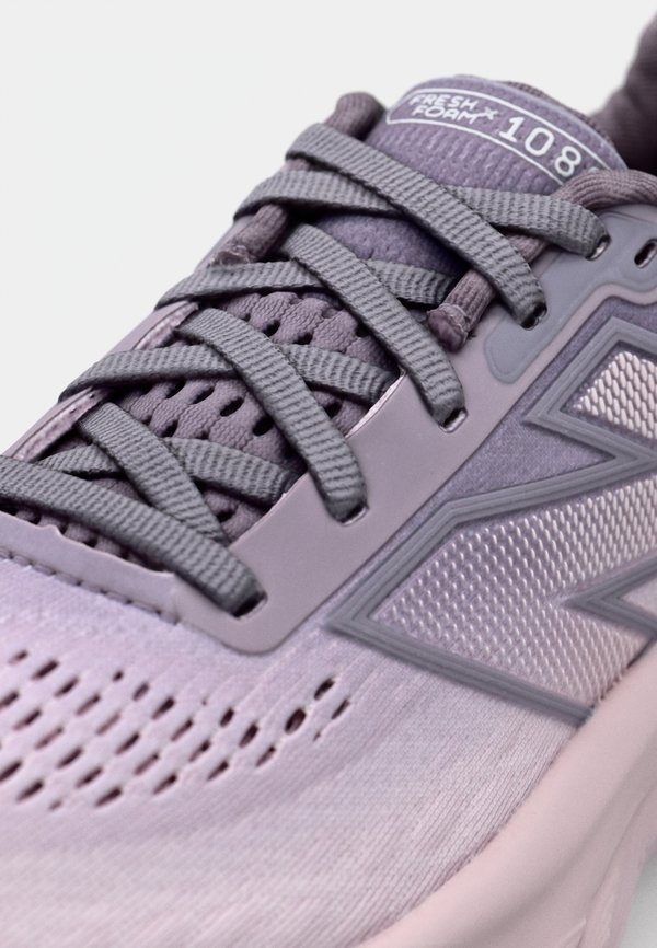 FRESH FOAM X 1080 V14 - Road running shoes - dark ice wine4