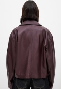 NA-KD Dirbtinės odos striukė - burgundy