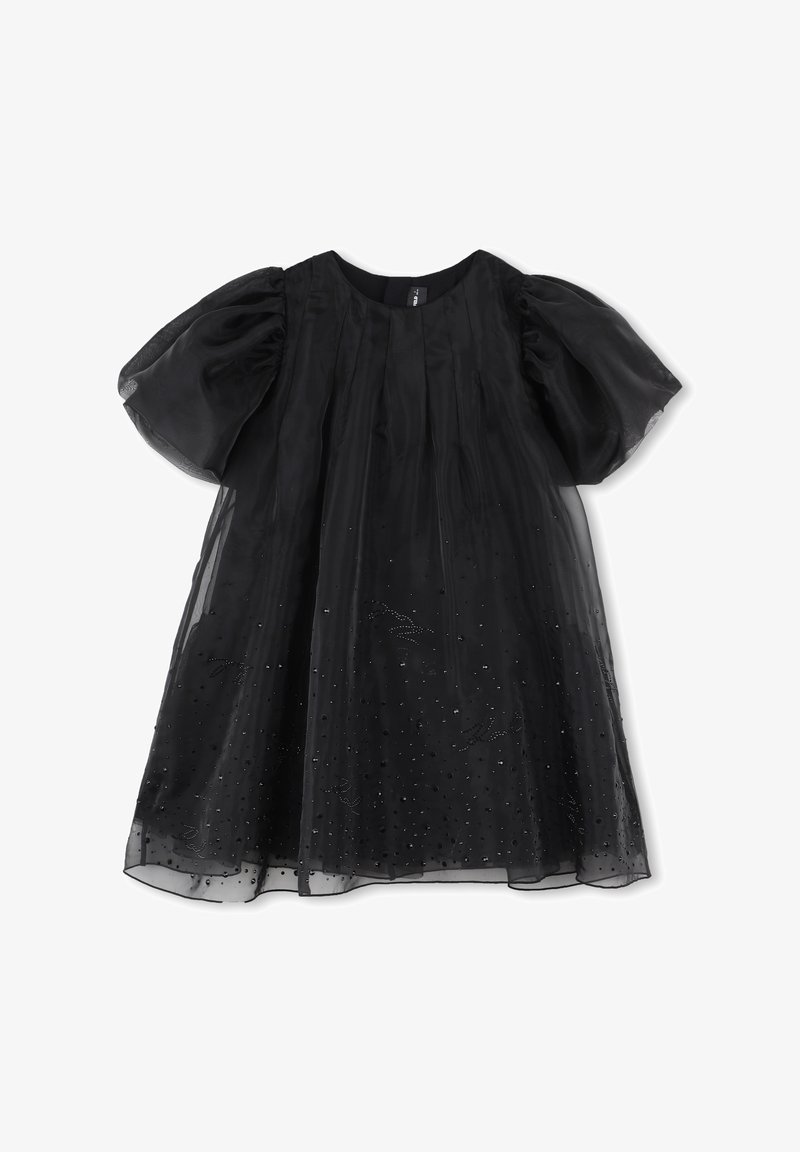 Czarna sukienka z krótkim rękawem, z przezroczystymi bufkami i przezroczystą narzutą ozdobioną małymi czarnymi koralikami.
