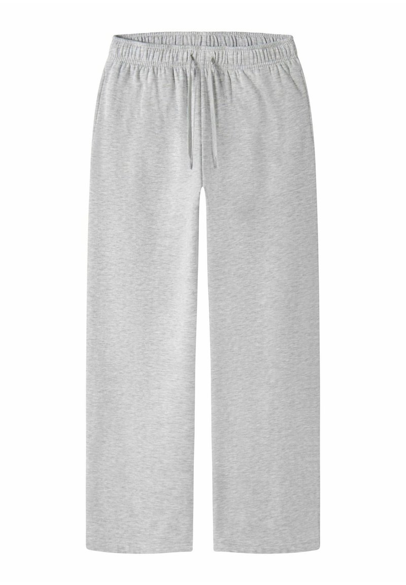 Szare spodnie dresowe o luźnym kroju, z elastycznym pasem ze sznurkiem i miękką, teksturowaną tkaniną. Bez widocznych kieszeni ani wzorów.