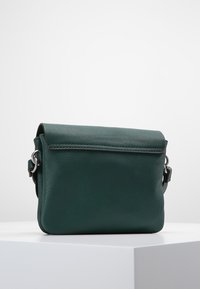 Esprit Taška s příčným popruhem - dark green