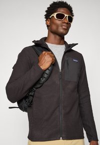 Patagonia R1 AIR FULL ZIP HOODY Fleece jacket black