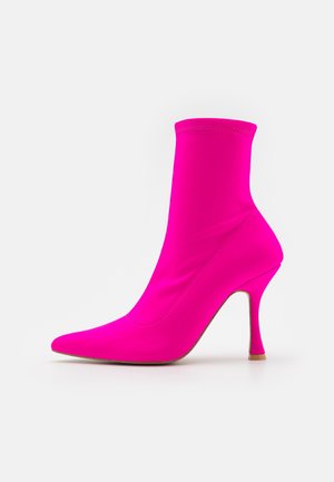 Højhælede støvletter - pink