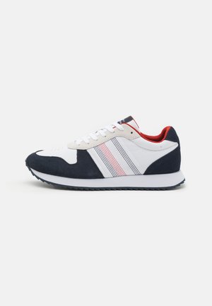 Tommy Hilfiger RUNNER EVO - Tossud - desert sky