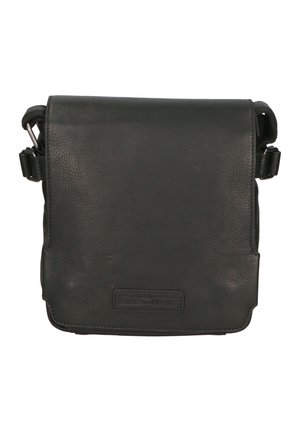 Borsa a tracolla in pelle nera con finitura testurizzata, chiusura a pattina e tracolla regolabile. Presenta un dettaglio del logo in rilievo sulla parte anteriore.