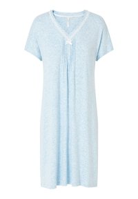 Camisón corto de color azul claro, con mangas cortas y un escote en V, con detalles de encaje, pliegues en el escote y una tela suave y texturizada.
