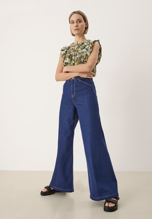 s.Oliver, MET PRINT ALL OVER - T-shirt imprimé - blue graphite aop