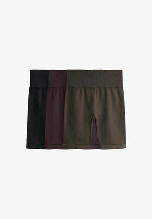 Tri páry elastických šortiek v čiernej, tmavo hnedej a olivovo zelenej farbe. Majú široký pás a hladkú, rebrovanú textúru.