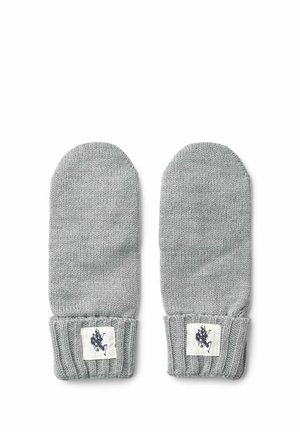 Paire de moufles tricotées gris clair avec poignets côtelés et petits patchs blancs arborant un logo sombre de cheval et cavalier sur chaque poignet.