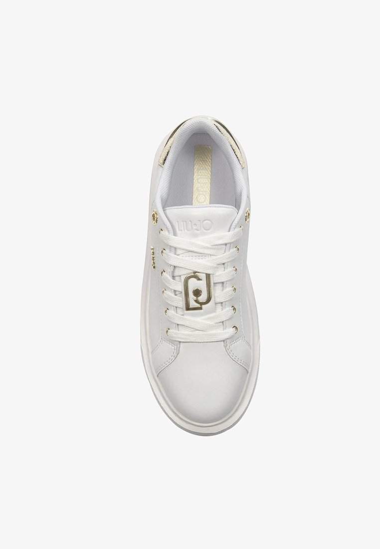 Białe sneakersy z gładkiej skórzanej cholewki, złotymi oczkami i dekoracyjnym złotym akcentem. Płaskie sznurowadła i tekstylne wykończenie wewnętrzne.