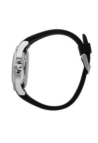 Silberne Metalluhr mit rechteckigem Ziffernblatt, strukturiertem Lünette und schwarzem Gummiarmband. Besitzt eine Krone und polierte Akzente.