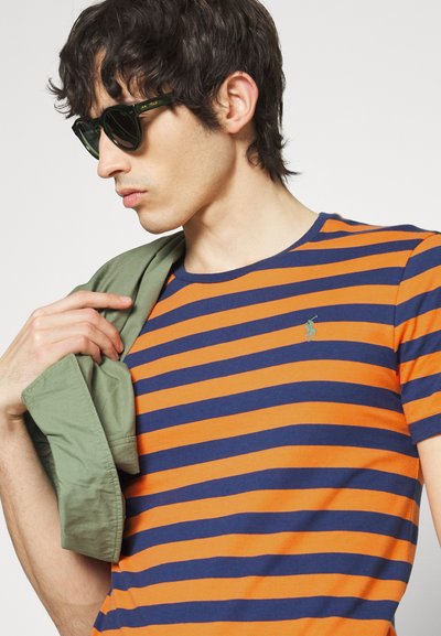 Polo Ralph Lauren SSCNCMSLM2-SHORT SLEEVE-T-SHIRT - T-shirt estampada - may orange/light navy