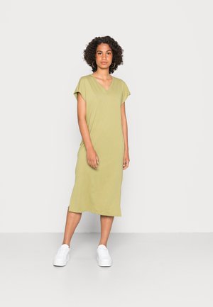 VMPANNA CALF DRESS - Jersey dress - sage solid