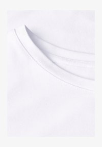 Non sélectionné, white