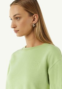 comma casual identity Sweater - kiwigrün