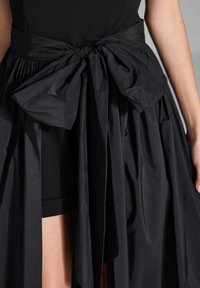 Swing SET - Maxirok - black