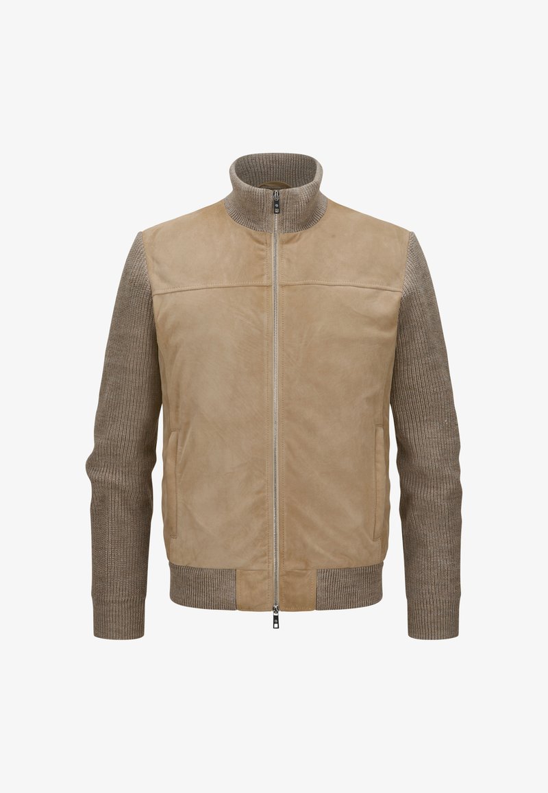 Beige Lederjacke mit gerippten grauen Strickärmel und hohem Kragen. Verfügt über einen Frontreißverschluss und zwei seitliche Taschen. Insgesamt glatte Textur.