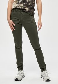 Desires DELOLA GARMENT DYE MIDWAIST - Traperice uskog kroja - beluga green