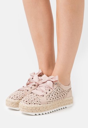 Chaussures à lacets - beige