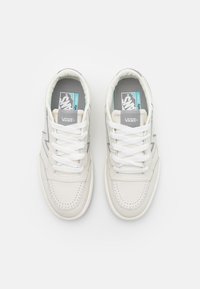 Vans LOWLAND UNISEX - Sapatilhas - marshmallow/drizzle