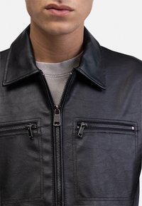 Redefined Rebel STEFAN JACKET REGULAR FIT - Imitert skinnjakke - black
