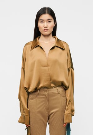 SUPER OVERSIZED BOYFRIEND BODYSUIT - Blúzka so zapínaním na gombíky - camel