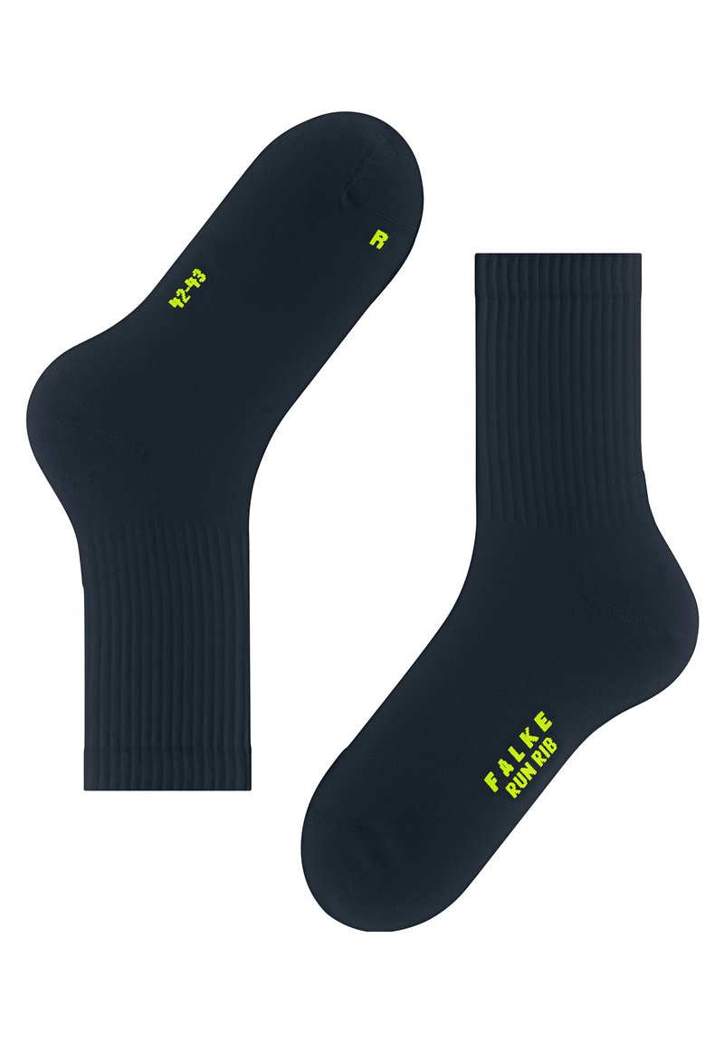 Ciemnogranatowe skarpetki z prążkowaną teksturą, z zielonym napisem "FALKE RUN RIB" i oznaczeniami rozmiaru. Gładkie wykończenie i sportowy design.