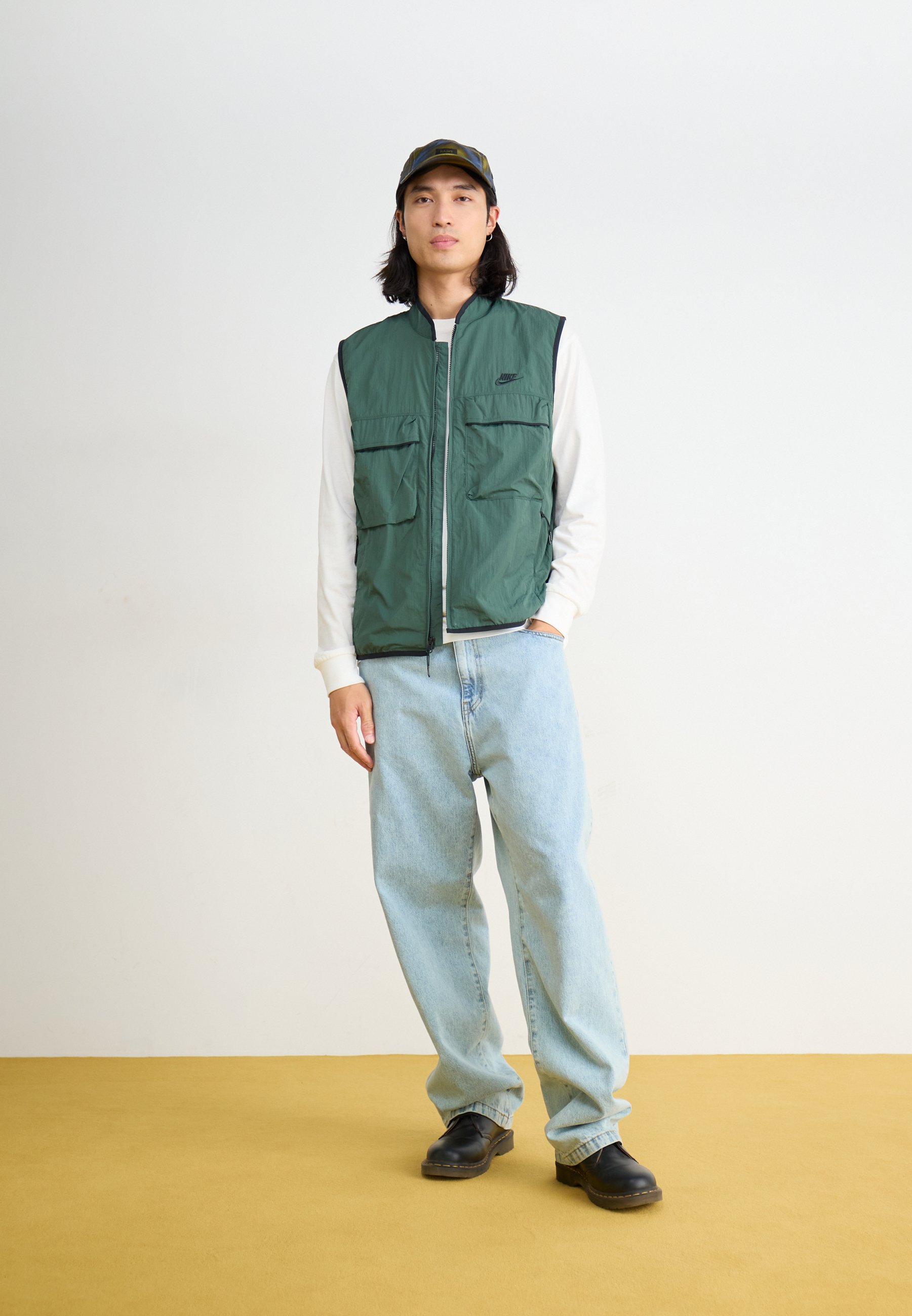 Nike Sportswear TECH WOVEN VEST - Waistcoat - vintage green