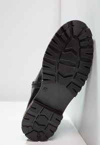 Pier One Stivaletti stringati - black