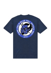 Námořnické bavlněné tričko s kulatým potiskem, na kterém je logo modrých čertů, text "Park Field Blue Hill Devils 1961" a bílé obrysy.