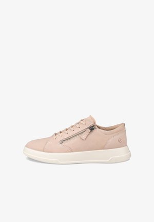 Hellrosa Sneaker mit niedrigem Schaft, weißer Sohle, Schnürung vorne, seitlichem Reißverschluss und strukturiertem Kragen, von der Außenseite gezeigt.