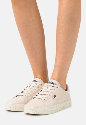 COOL POP - Trainers - sugarcane